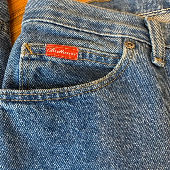 Pair of 2 vintage cutoff jean shorts - Picture 7 of 10